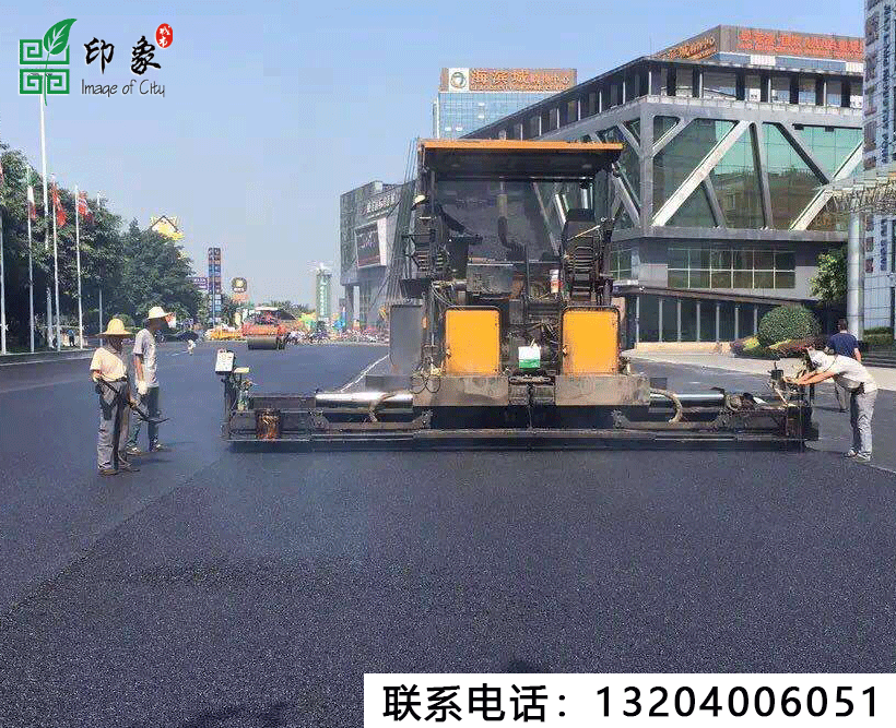 廣場人物玻璃鋼造型